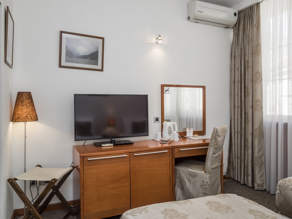 Le Petit Piaf Hotel 53/56