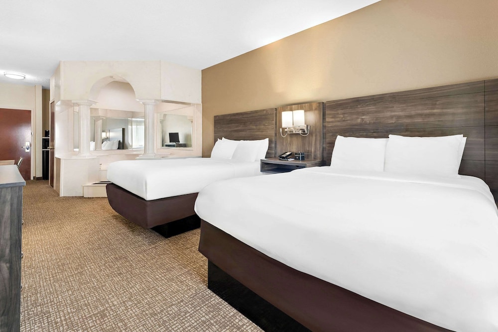 Comfort Suites Warner Robins 16/56