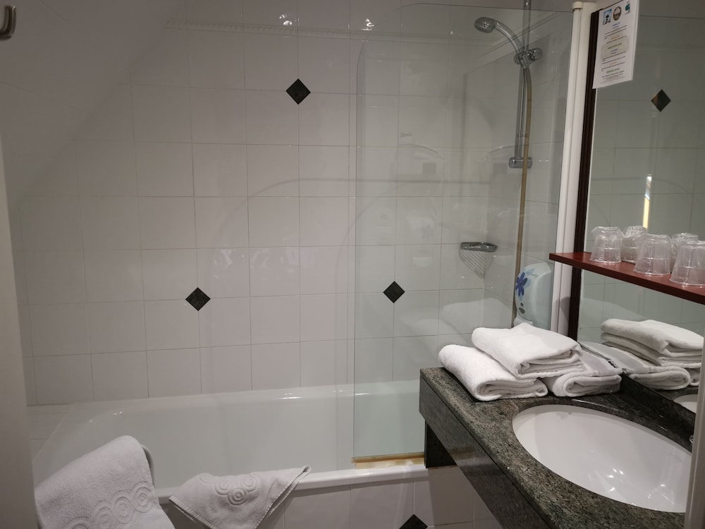 Hotel Crocus Caen Memorial 27/32
