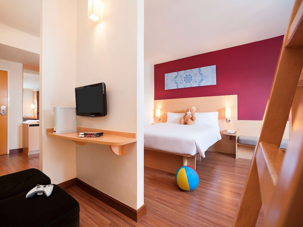 Ibis Bangkok Riverside 49/66