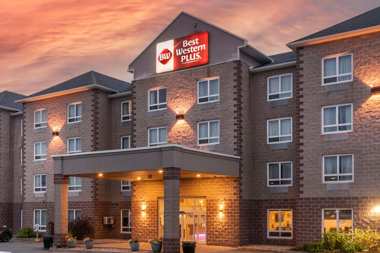 Best Western Plus Dartmouth Hotel Suites 1/42