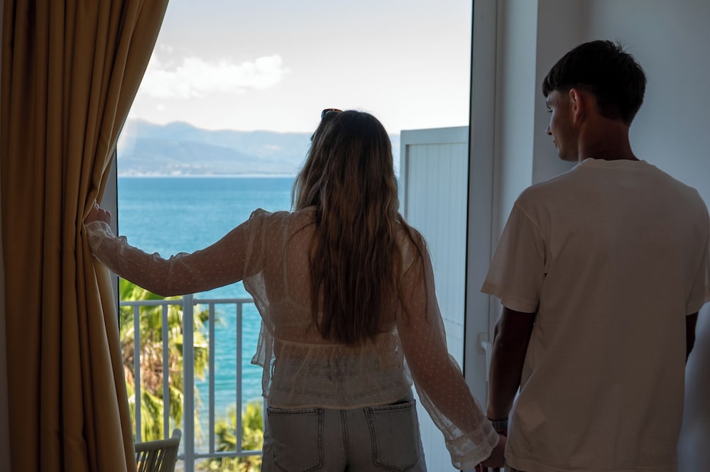 Hotel Sissy Kamena Vourla 25/50