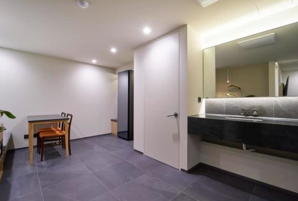 TARA HOTEL 39/40