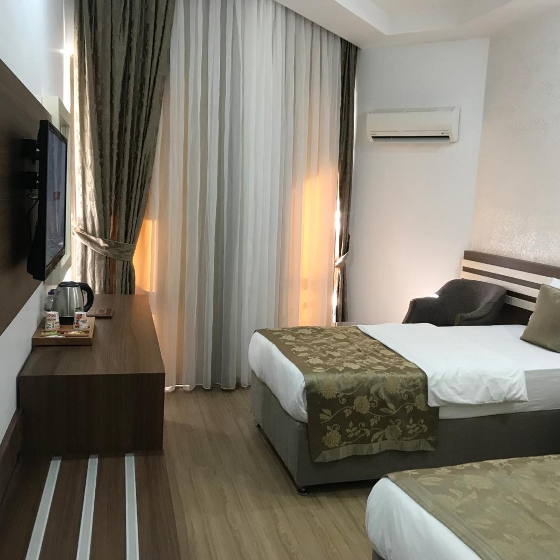 Standard, Double or Twin Bed, Side Sea View