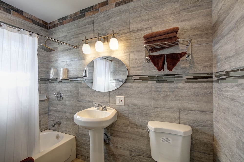 Tradewinds Allsuites Hotel 32/33