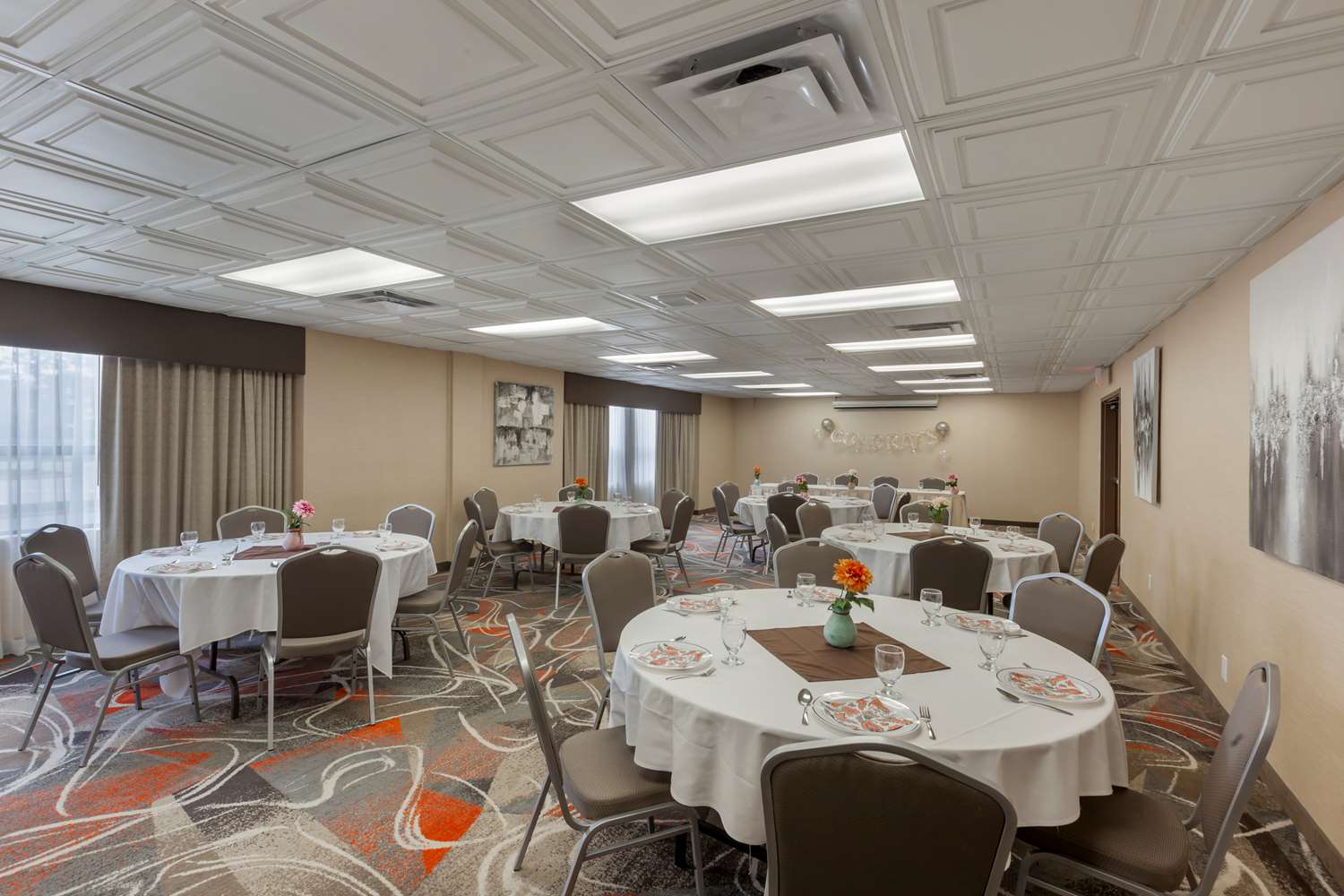 Best Western Plus Rose City Suites 27/35