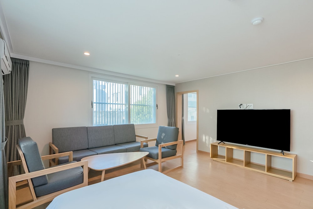 Heyy Seogwipo 57/65