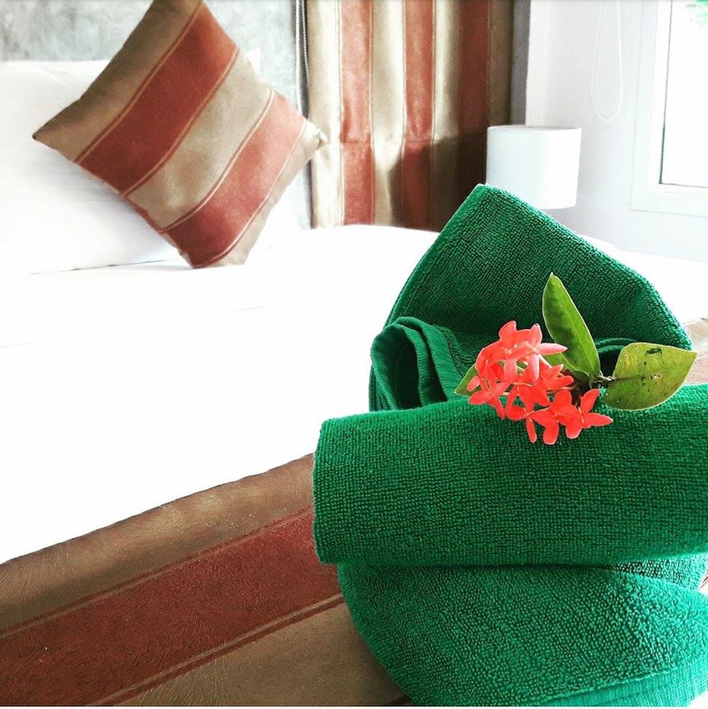 Popular Lanta Resort photo3