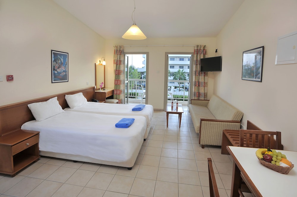 Studio, Bungalow, Twin Beds, Sofa