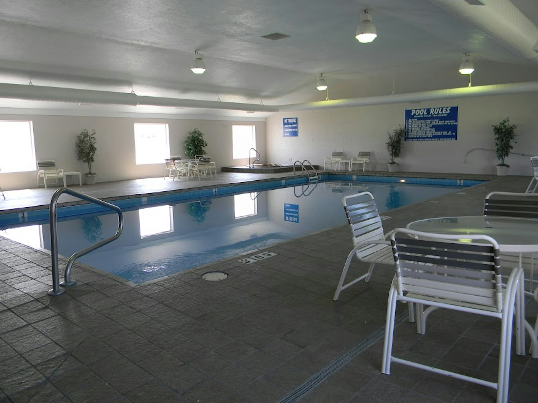 Boarders Inn & Suites by Cobblestone Hotels - Munising 19/51