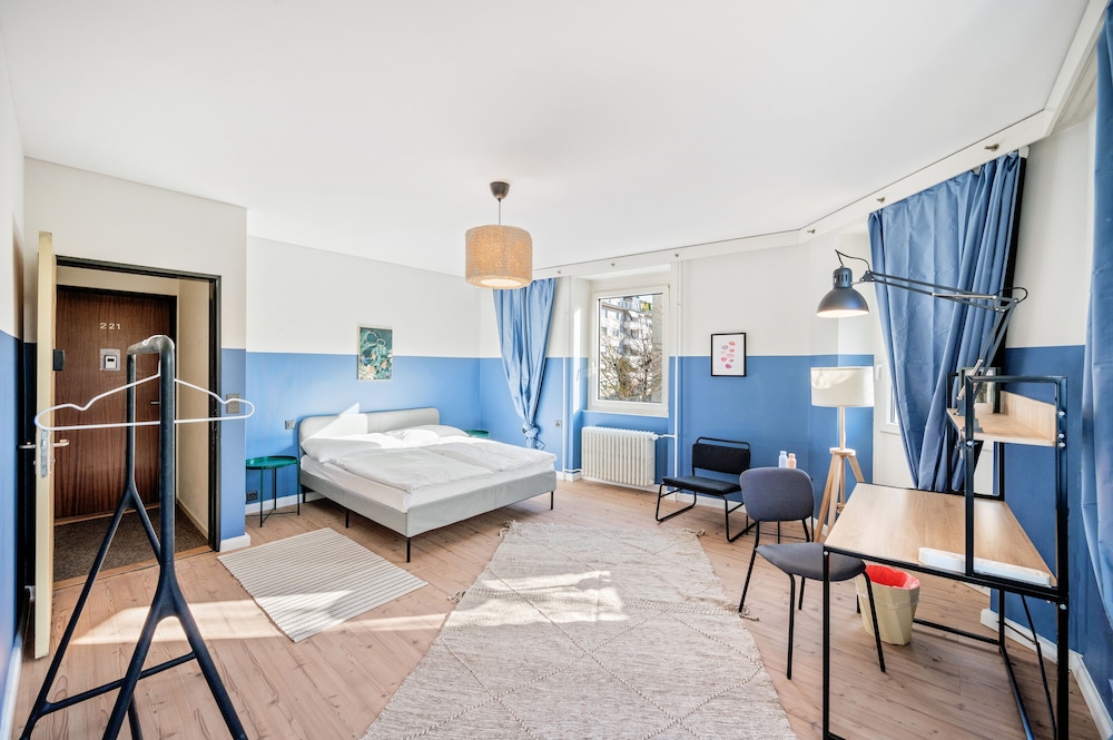 Becozy Self Check-in & Pop-up Hotel 32/52