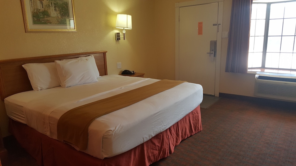 Travelodge by Wyndham Lubbock 8/32