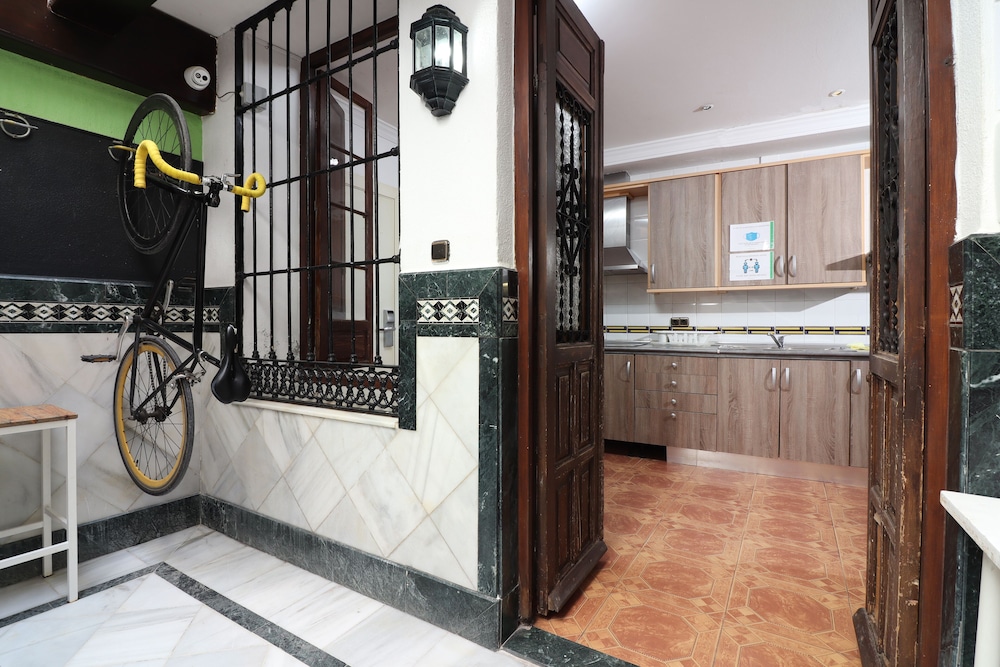 feel hostels city center