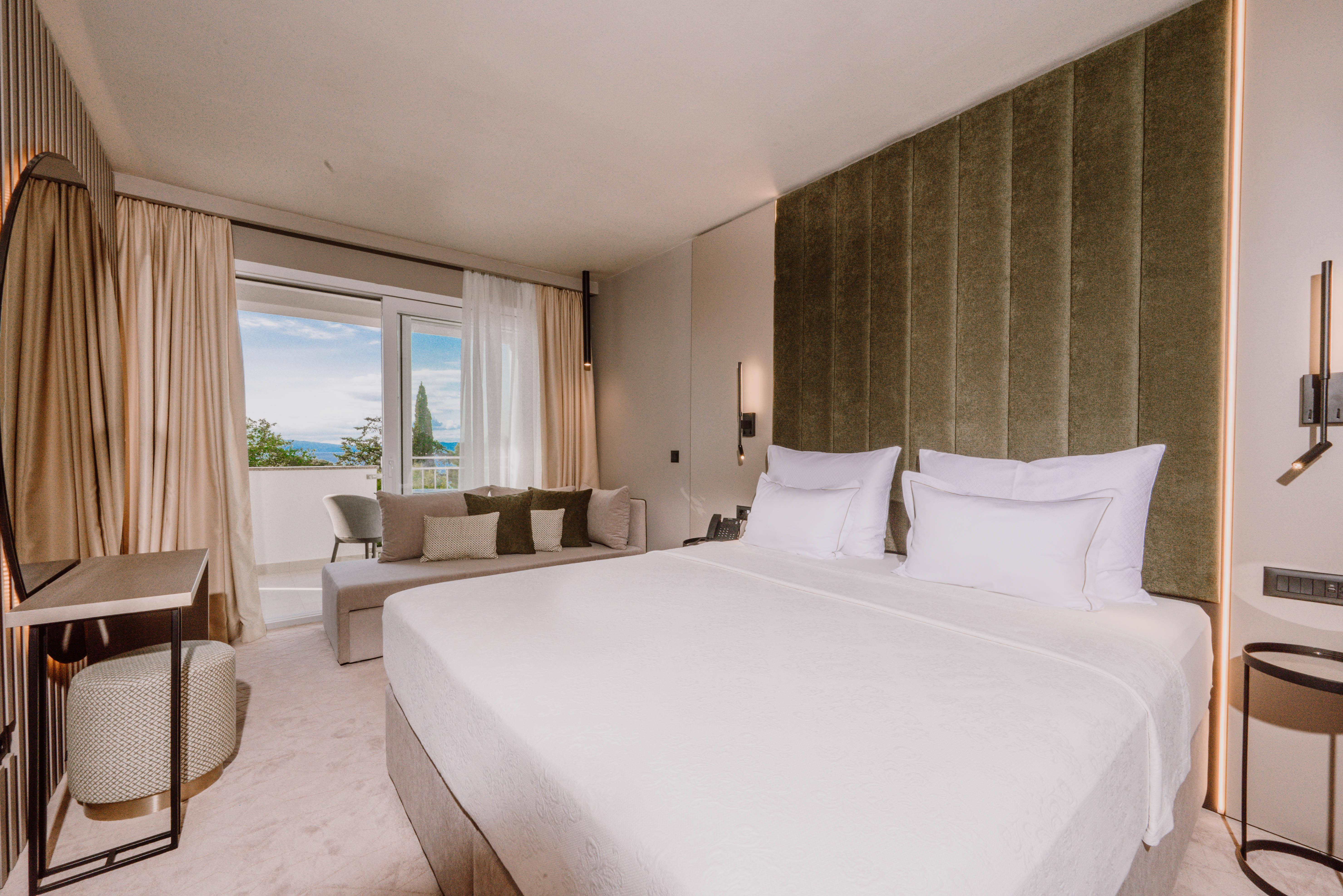 Superior, Sea Side, Balcony