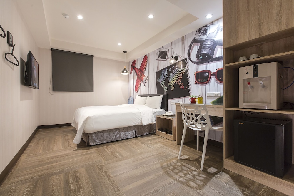 The Young Hotel Taoyuan 8/32