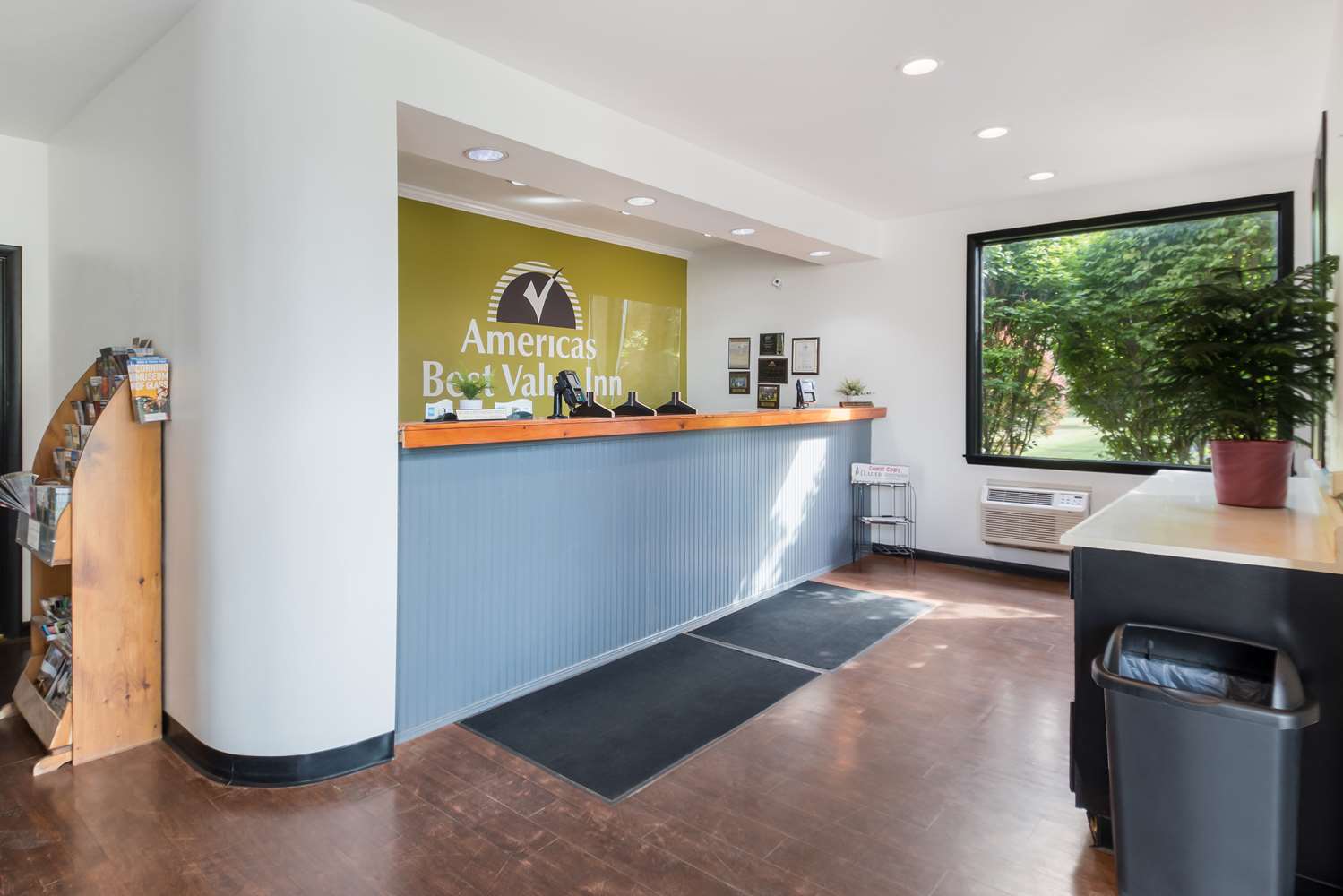 Americas Best Value Inn-Painted Post 3/11