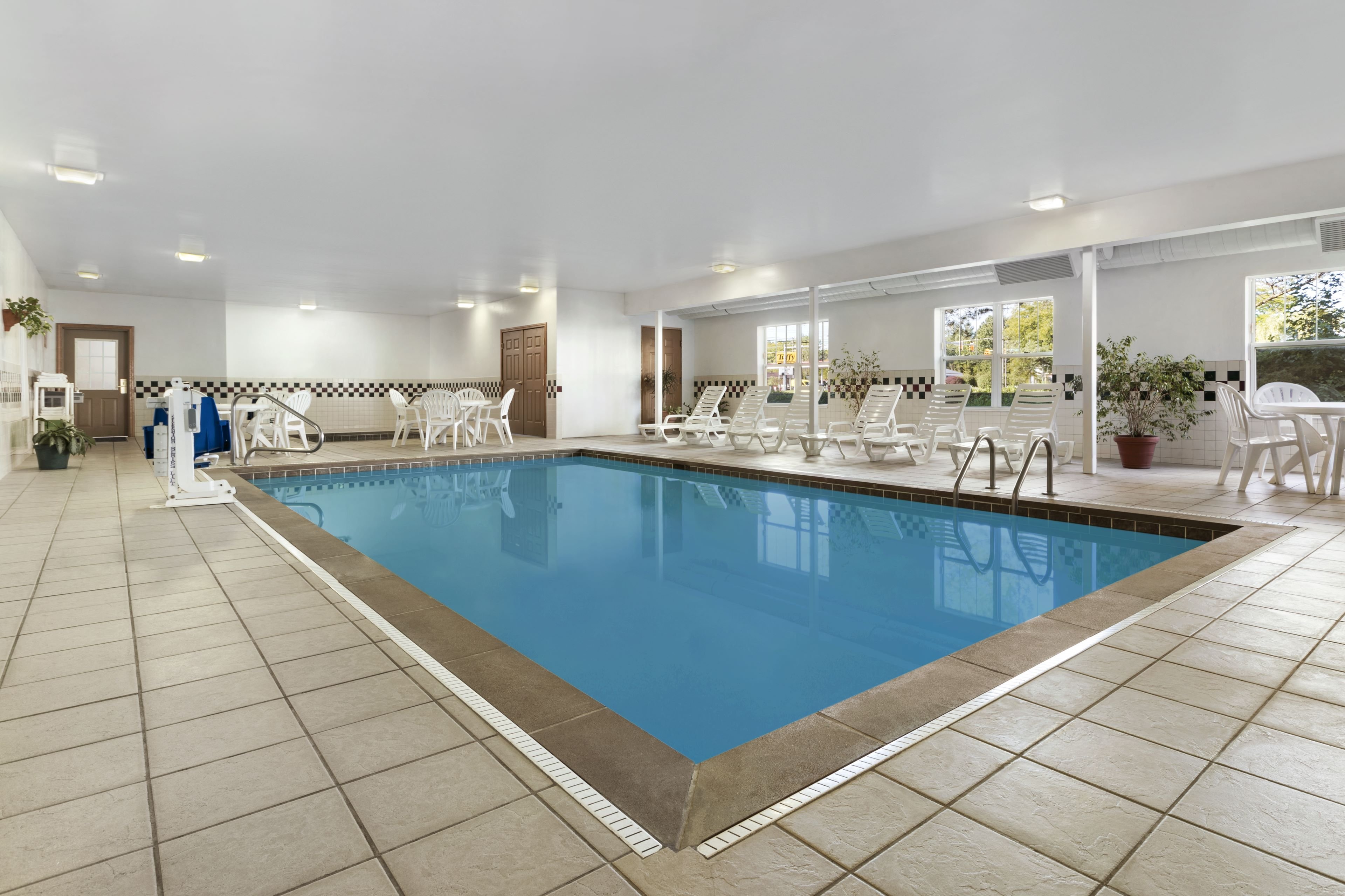 Holiday Inn Express and Suites Elyria 9/17