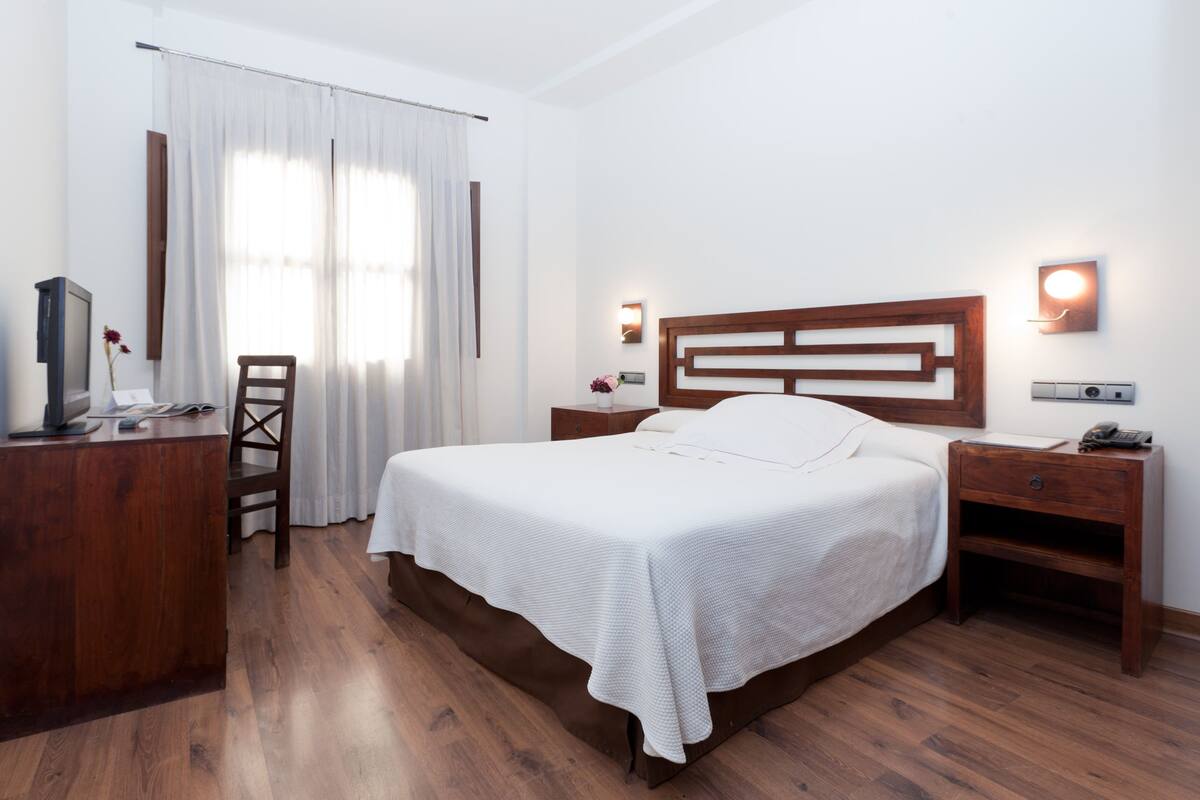Standard, Single, Double Bed