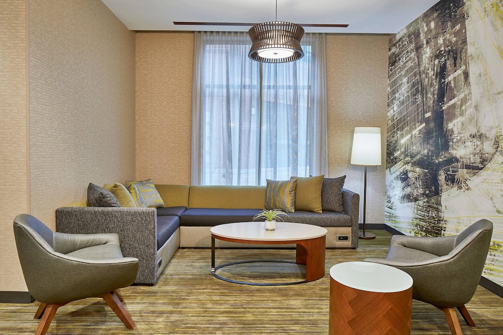 Courtyard by Marriott Baltimore Downtown/McHenry Row 35/55