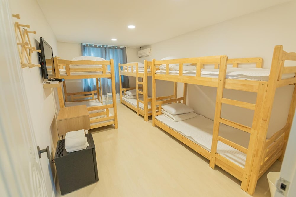 James Blue Guesthouse - Hostel 22/36