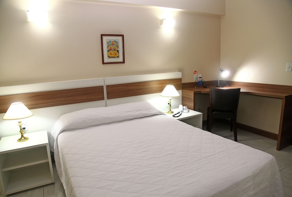 Hotel Embaixador 27/76