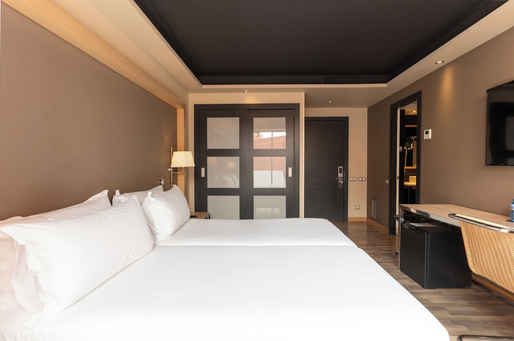 STANDARD, DOUBLE OR TWIN BED