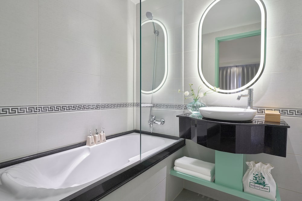Silverland Sil Hotel and Spa 46/50