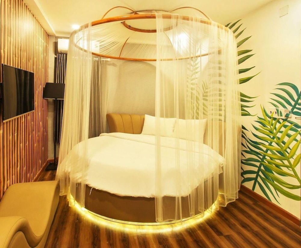 Cupid 2 Hotel 50/67