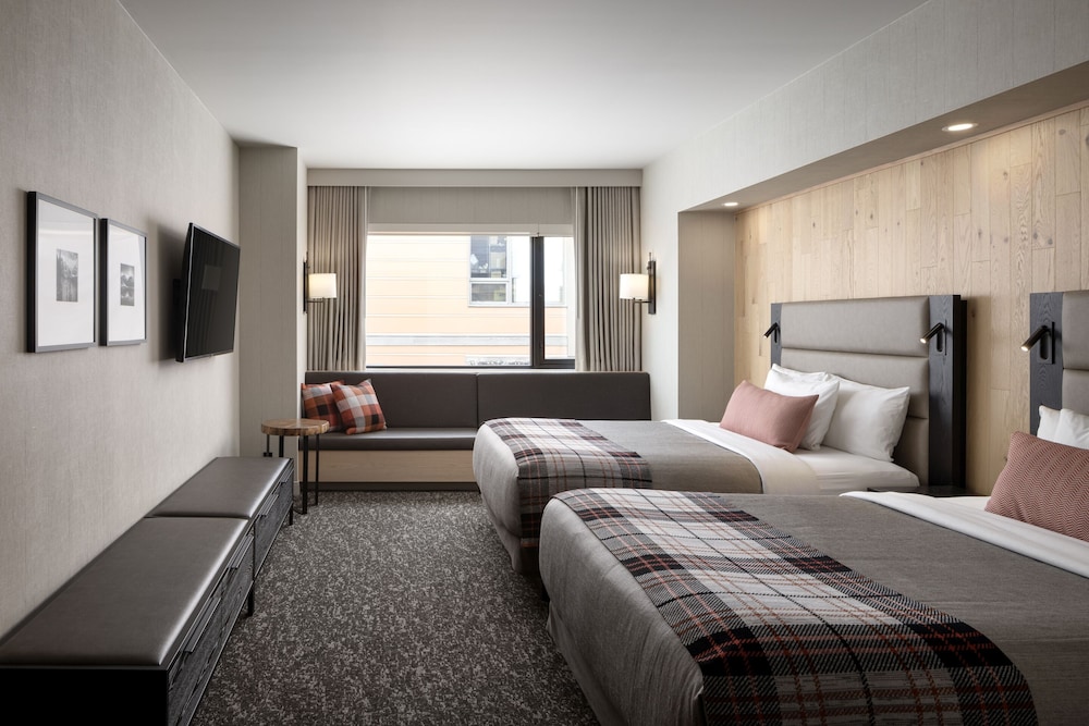 Peaks Hotel & Suites 16/50