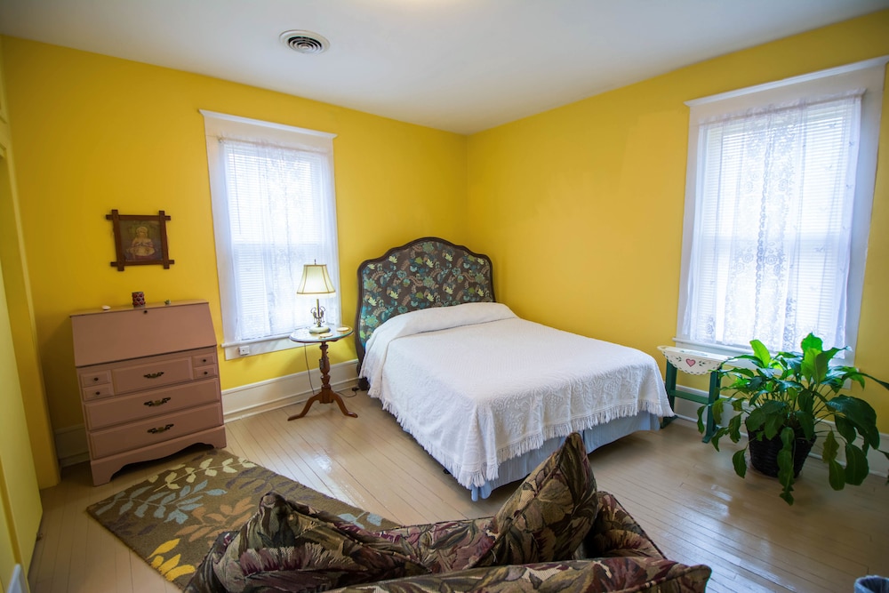 The Dailey Renewal Retreat Bed Breakfast 8/47