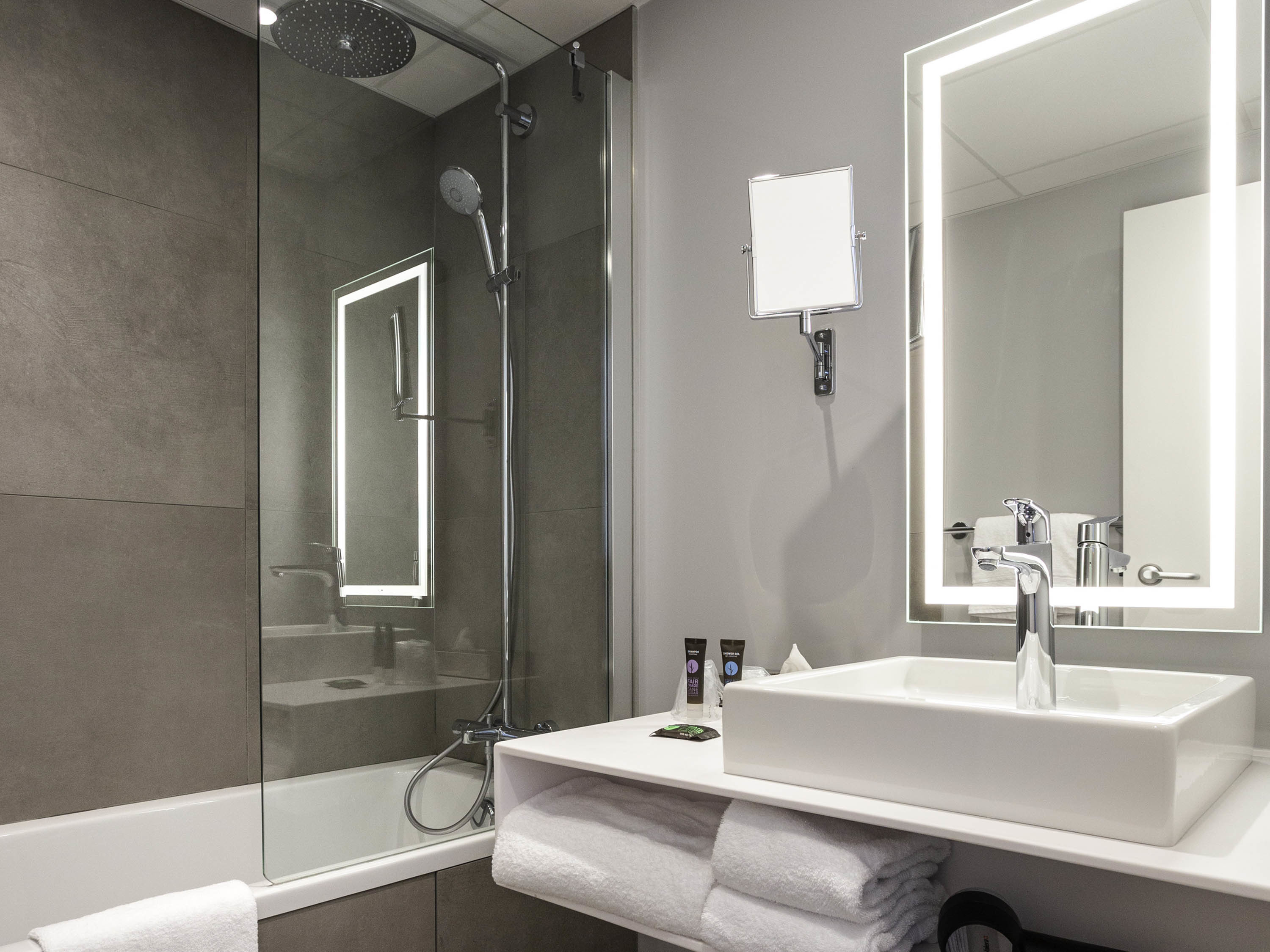 غرفة كلاسيكية عائلية بسرير مزدوج مع أريكة، Novotel Annecy Centre 7/8