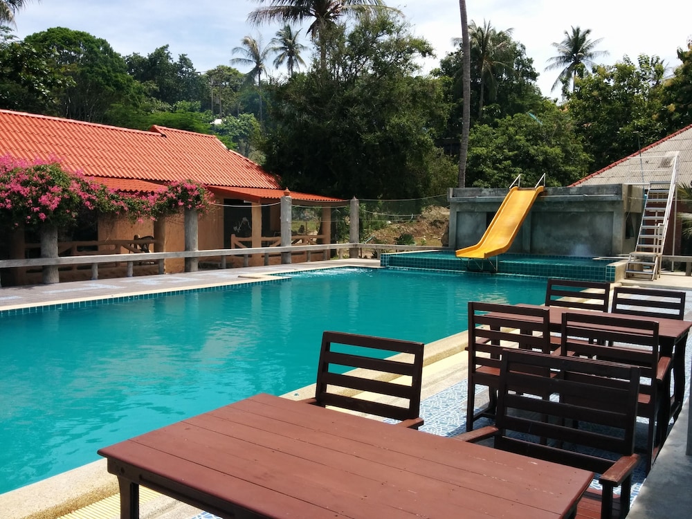 Paradise Bungalows 50/69