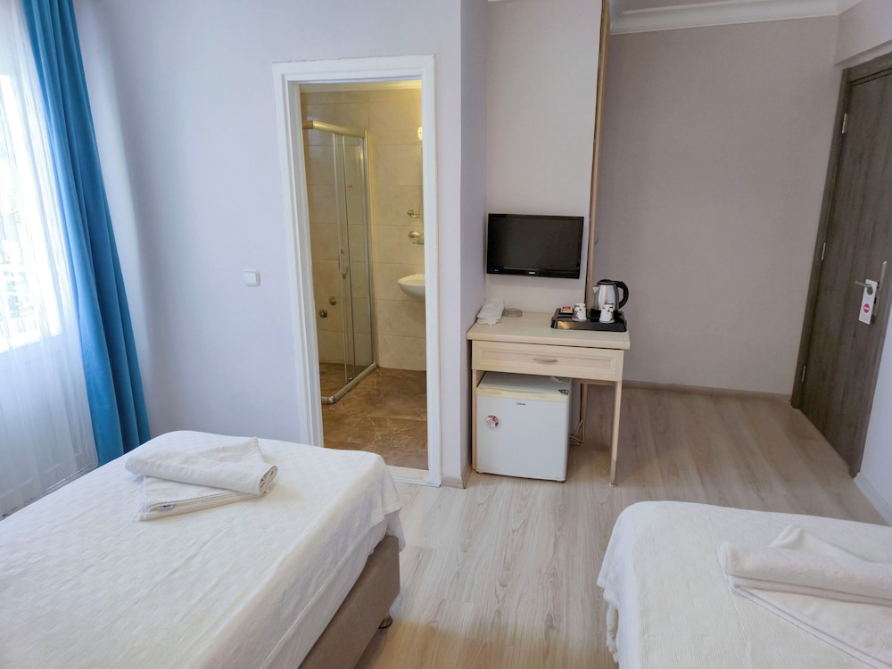 STANDARD, TWIN BEDS, MOUNTAIN VIEW