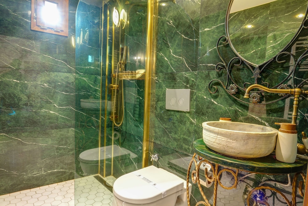Kerem ile Asli Butik Otel 47/50
