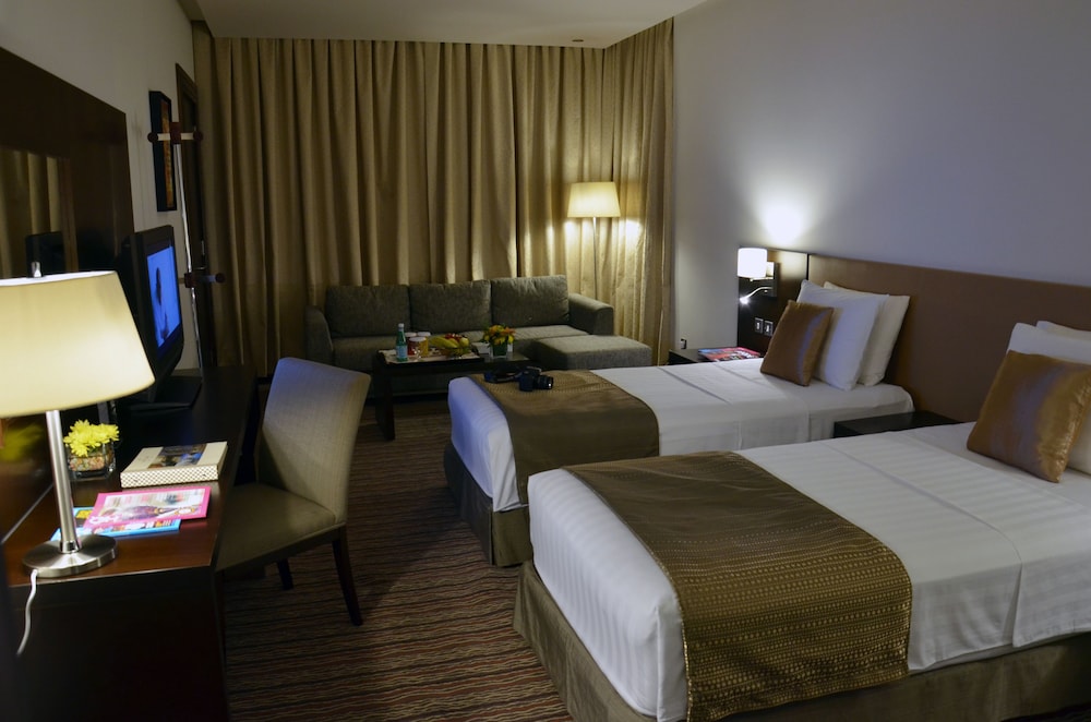 Safir Hotel Doha 30/33