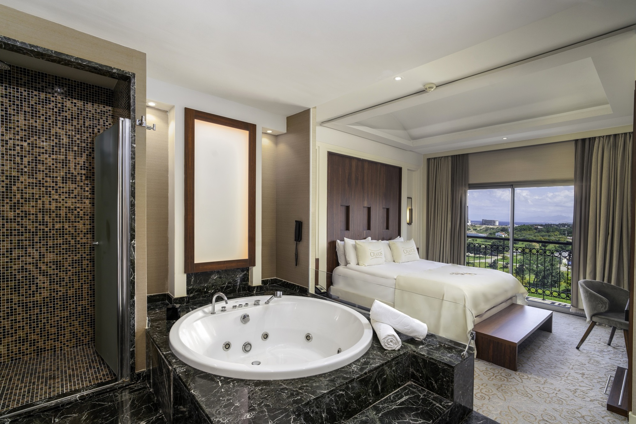 Cratos Premium Hotel 43/45