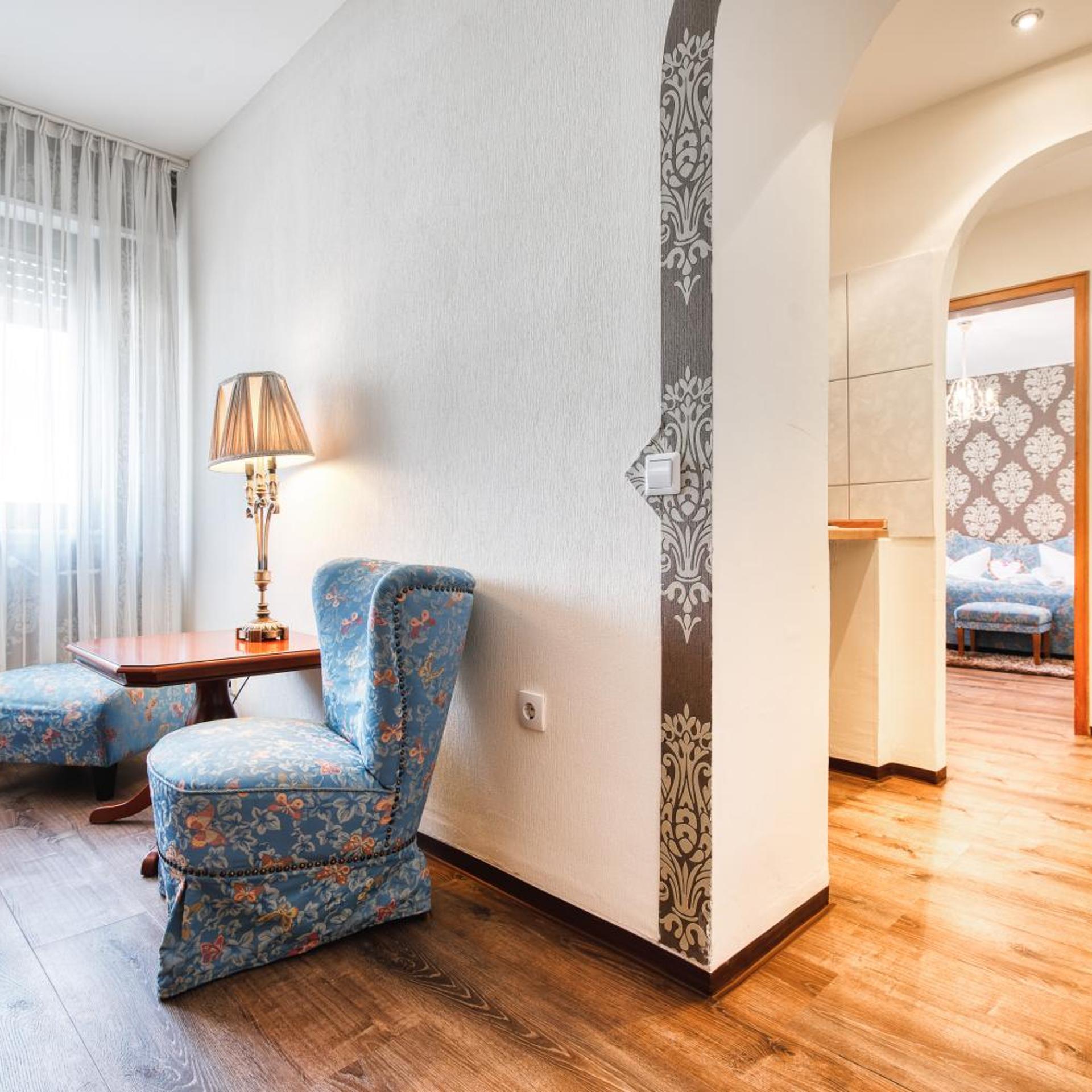 Central-Hotel am Konigshof 34/50