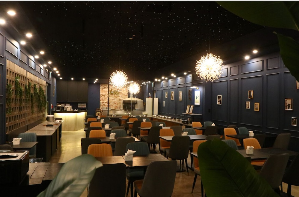 Felix by STX Hotel and Suite 33/46