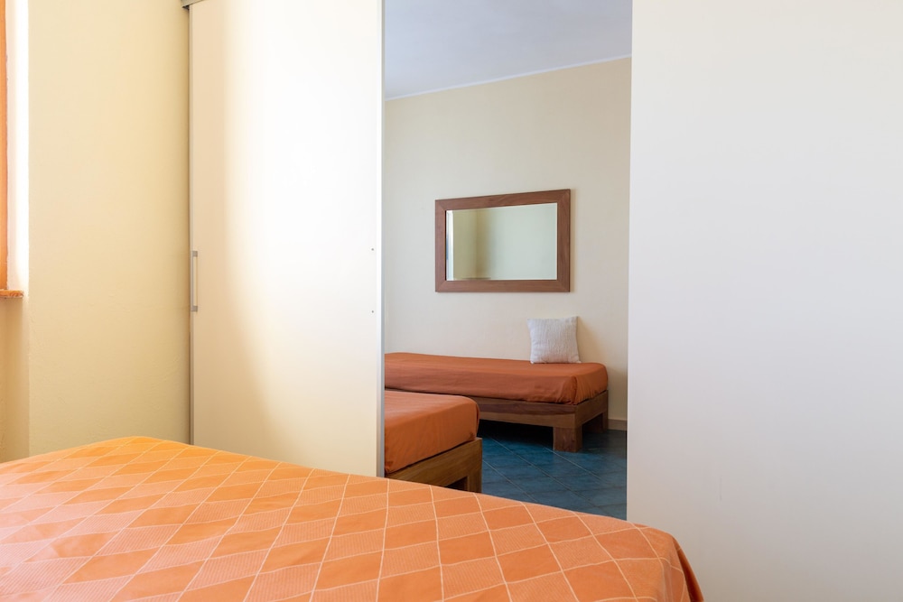 1 Bedroom, Superior, Apartment, 1 Single and 2 Double Beds, Sea View