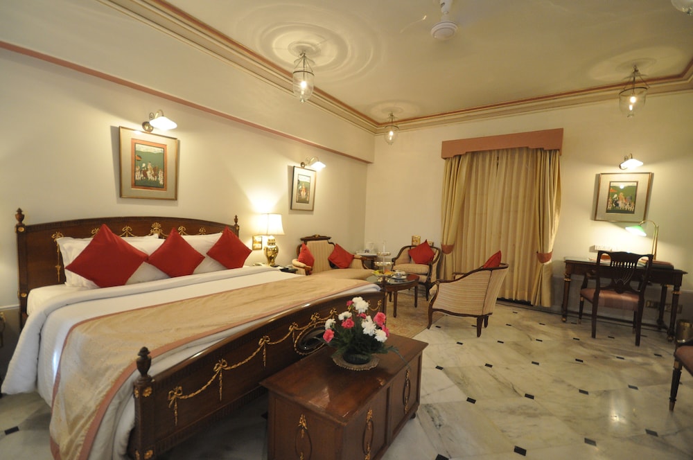 Taj Fateh Prakash Palace 18/54