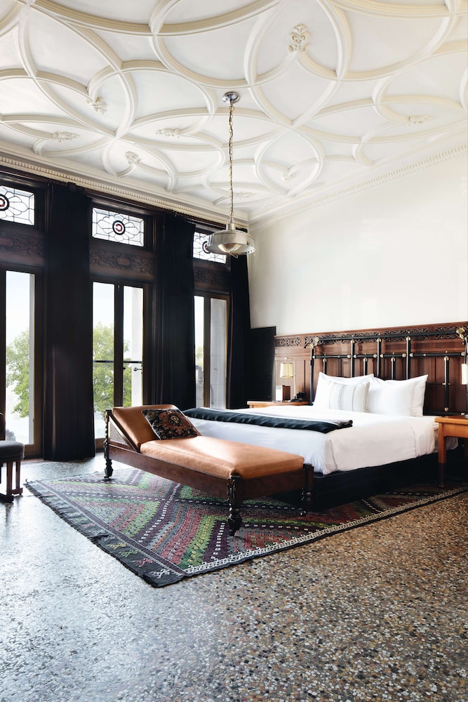 Chicago Athletic Association 67/79