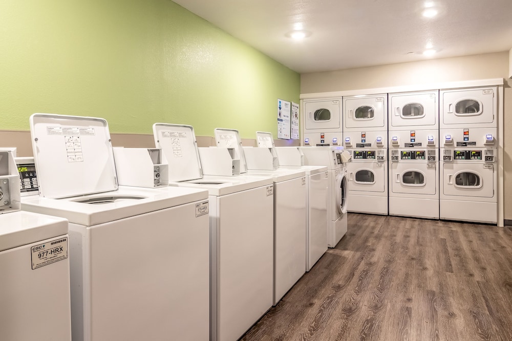 WoodSpring Suites Toledo Maumee 12/17