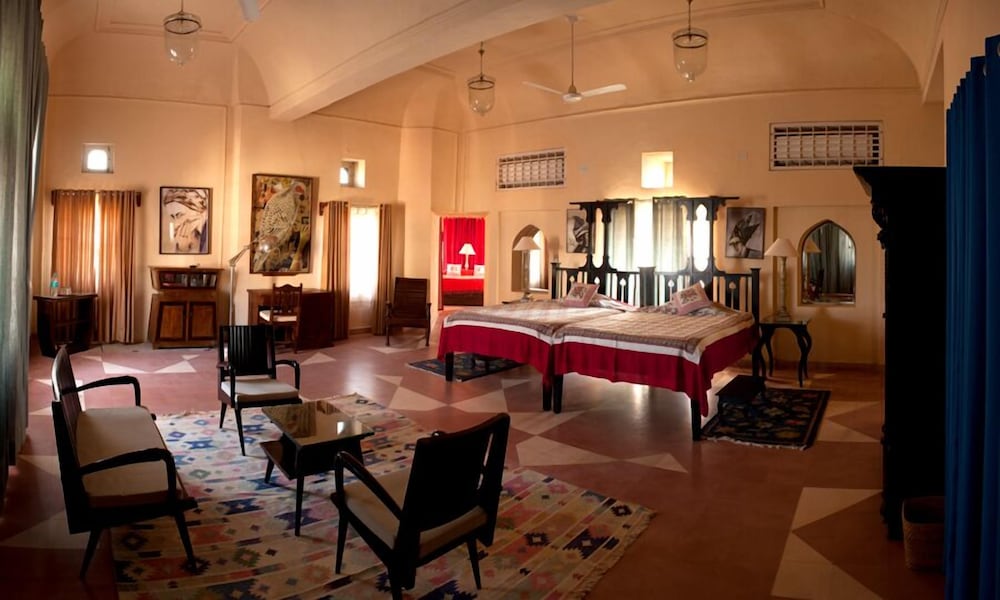 Neemrana’s Tijara Fort-Palace - 19th Century, Alwar 36/54