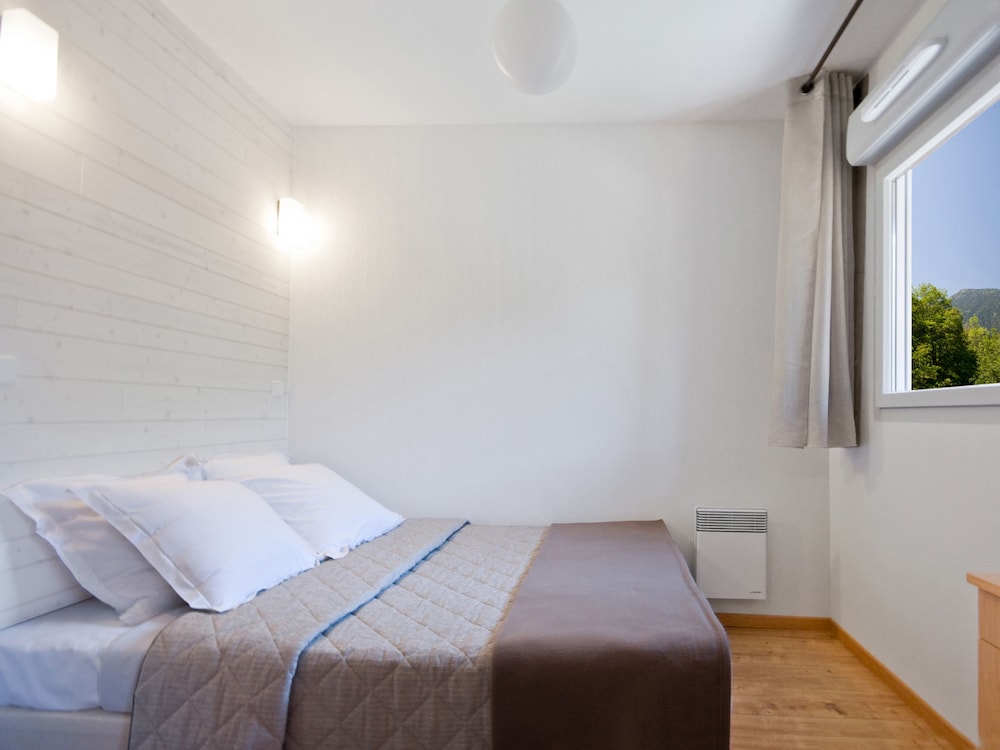 Lagrange Confort Les Chalets D Apos Ax 6/16
