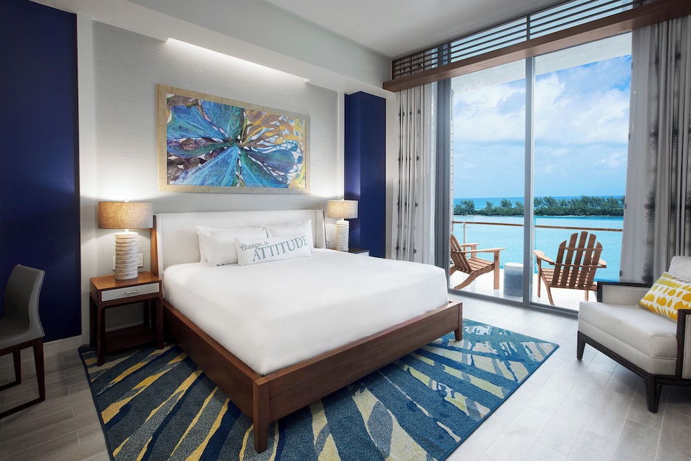 RESIDENCE, STUDIO, KING BED, OCEAN FRONT, BALCONY, KITCHENETTE