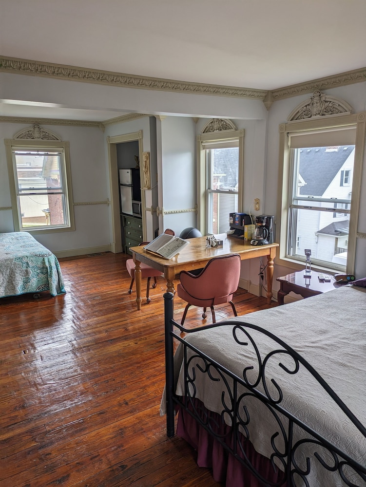 The Old Parsonage Bed and Breakfast 36/64