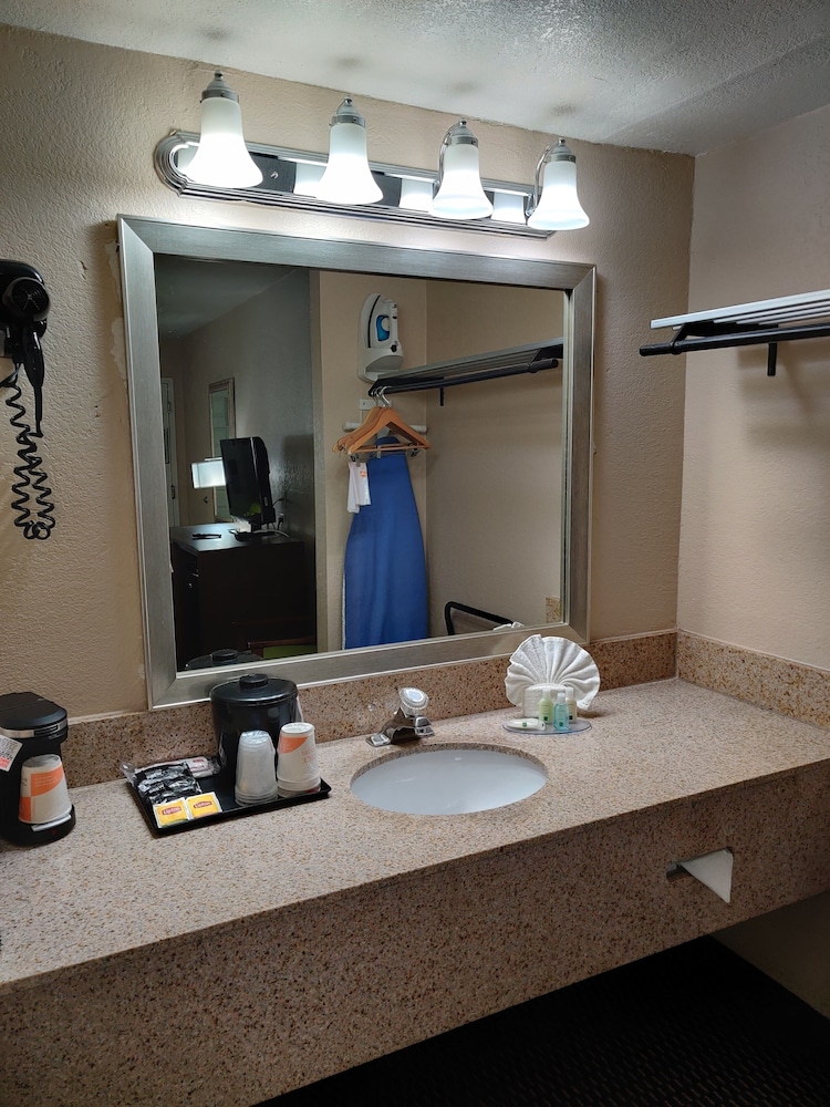 Econo Lodge Flagstaff East I-40 46/53