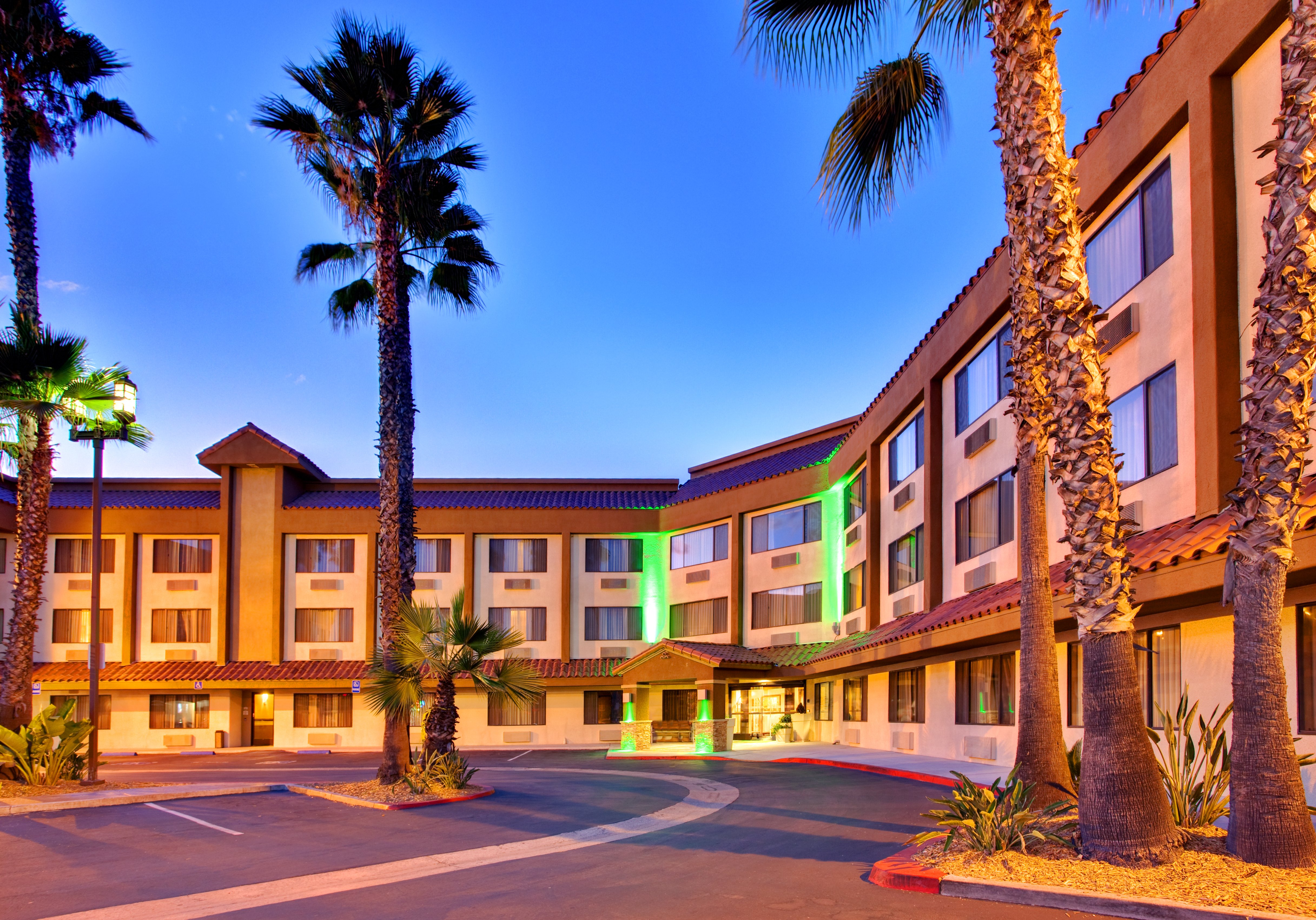 Holiday Inn Express La Mesa Near SDSU 67/72