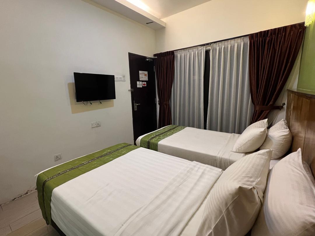 Classic, Deluxe, Twin Beds