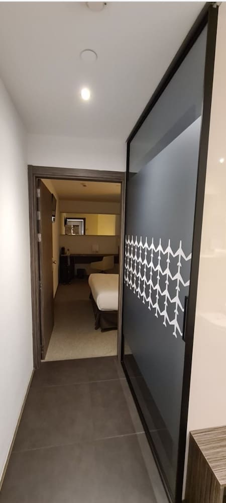 Air Rooms Madrid Airport By Premium Traveller 20/53